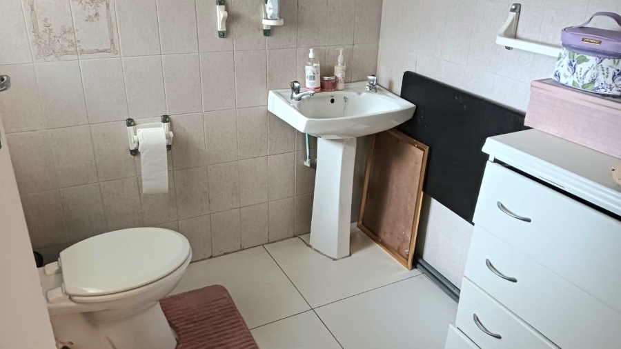 4 Bedroom Property for Sale in Beacon Bay Eastern Cape